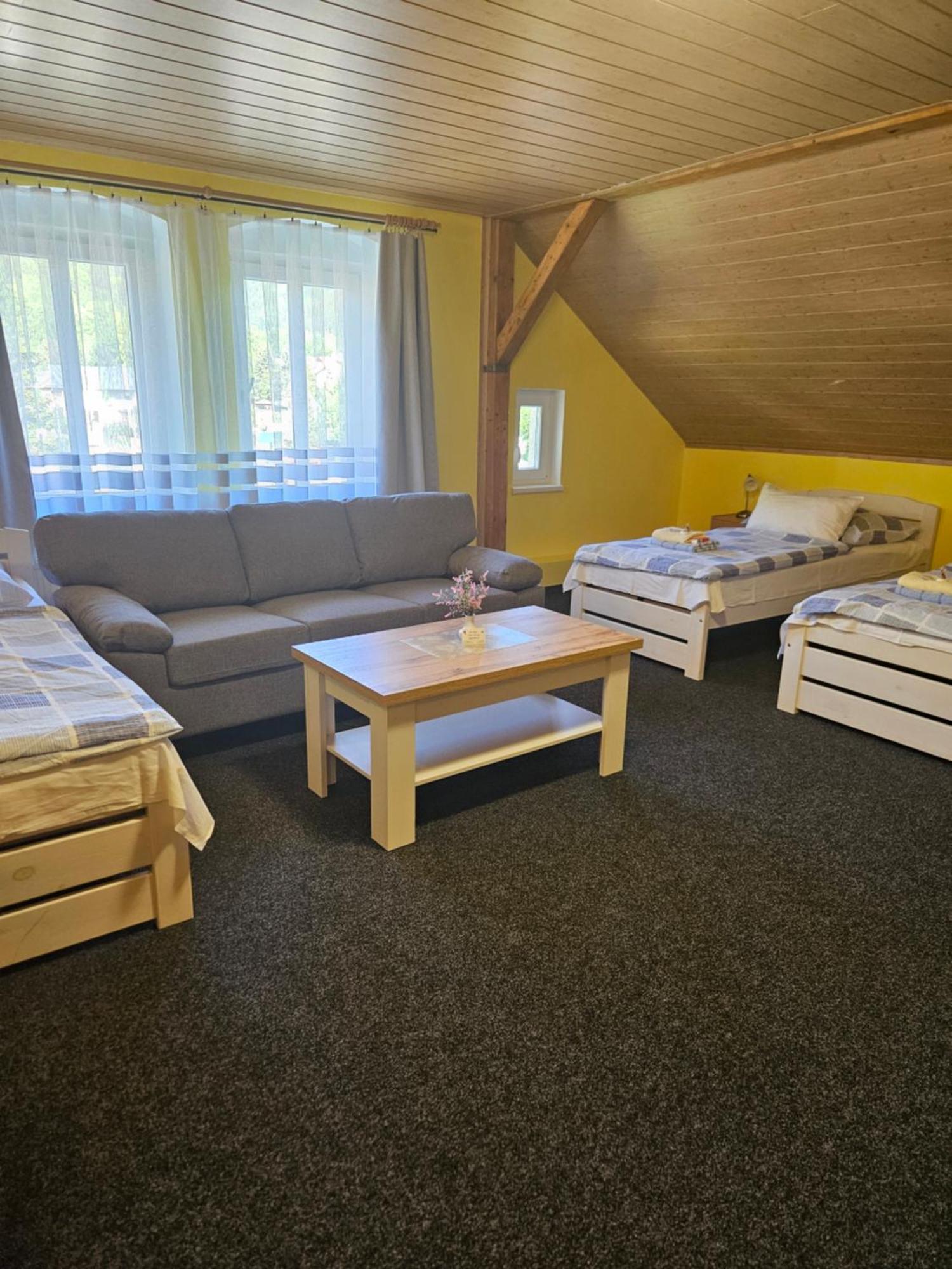 Guest House Pod Lesem Merklin Luaran gambar