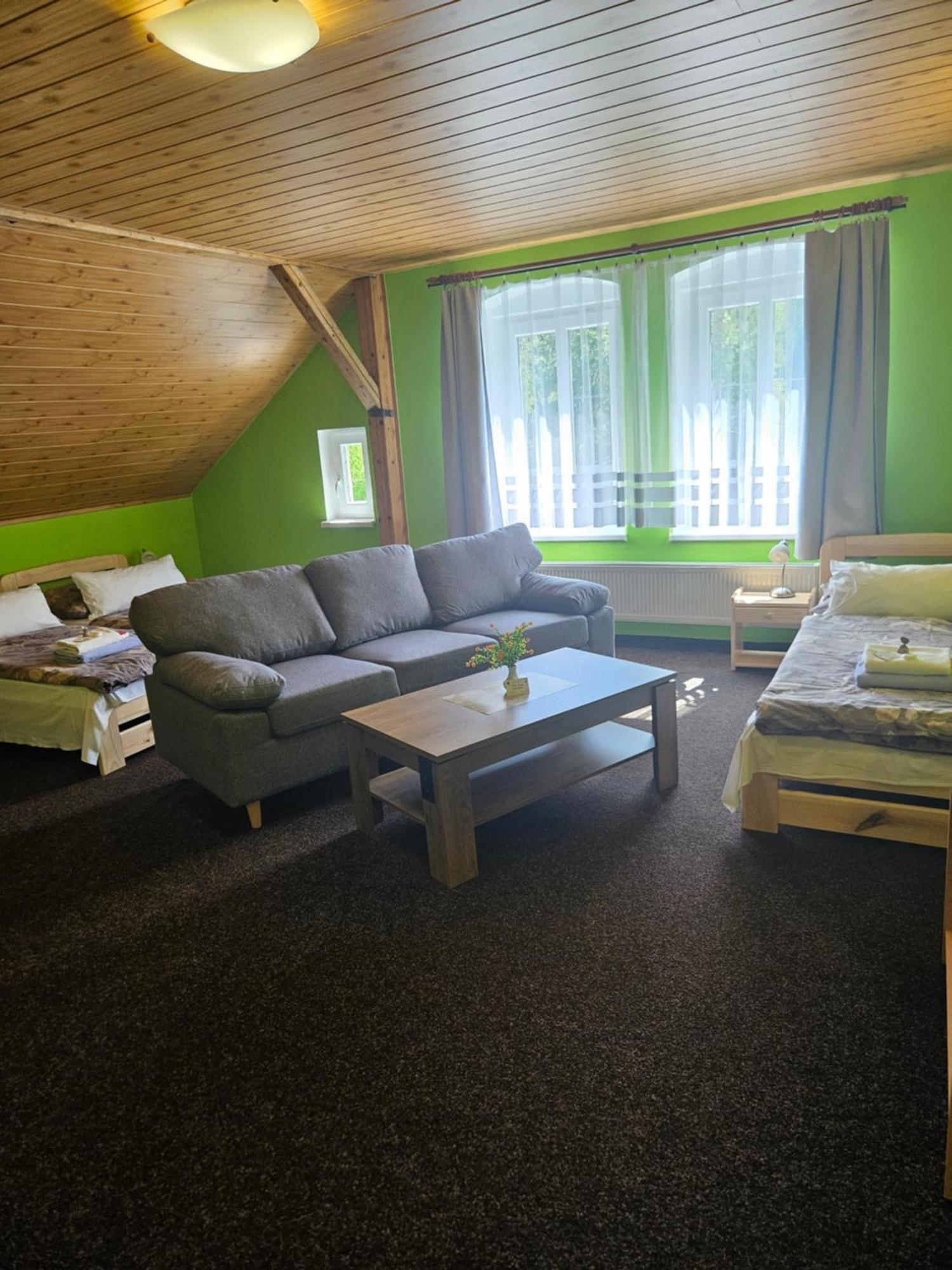 Guest House Pod Lesem Merklin Luaran gambar