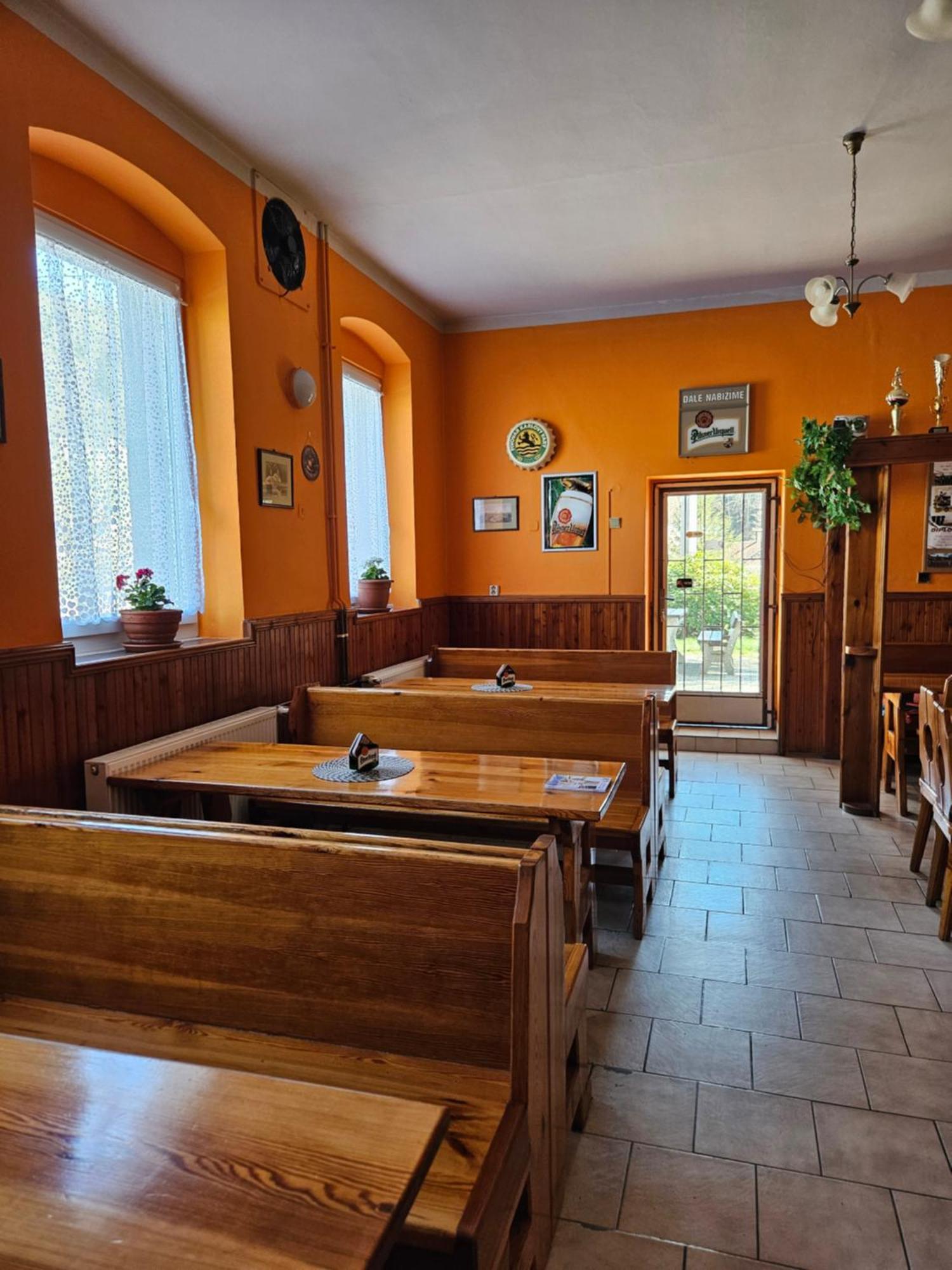 Guest House Pod Lesem Merklin Luaran gambar